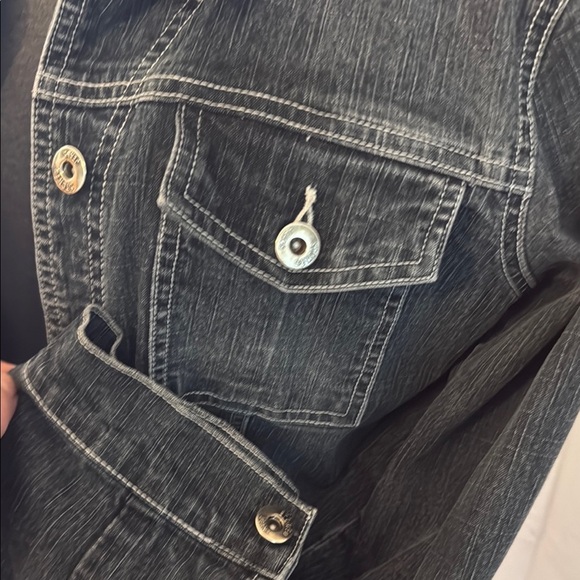 Stone women’s Classic Dark Denim Jean Jacket. Stretch denim. Medium. - Picture 4 of 11